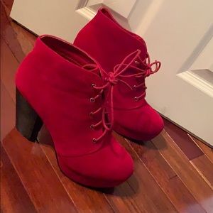 Red bootie pumps!